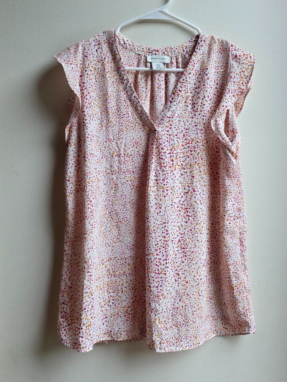 Adrienne Vittadini Colorful Ruffled Cap Sleeve V-Neck Blouse Size Medium
